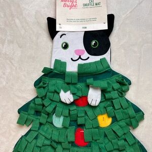 Merry and Bright Snuffle Cat Mat
Cat and Tree
